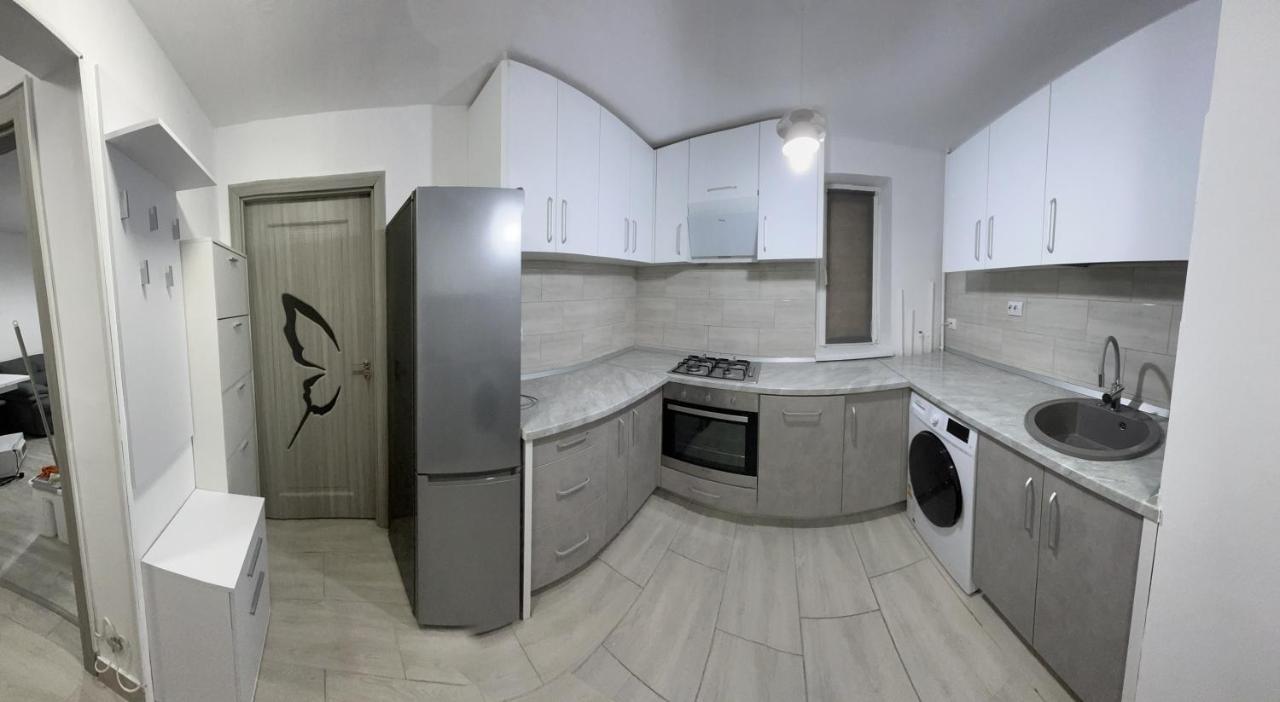 Home Sweet Home Apartment With 3 Rooms Buzău Extérieur photo